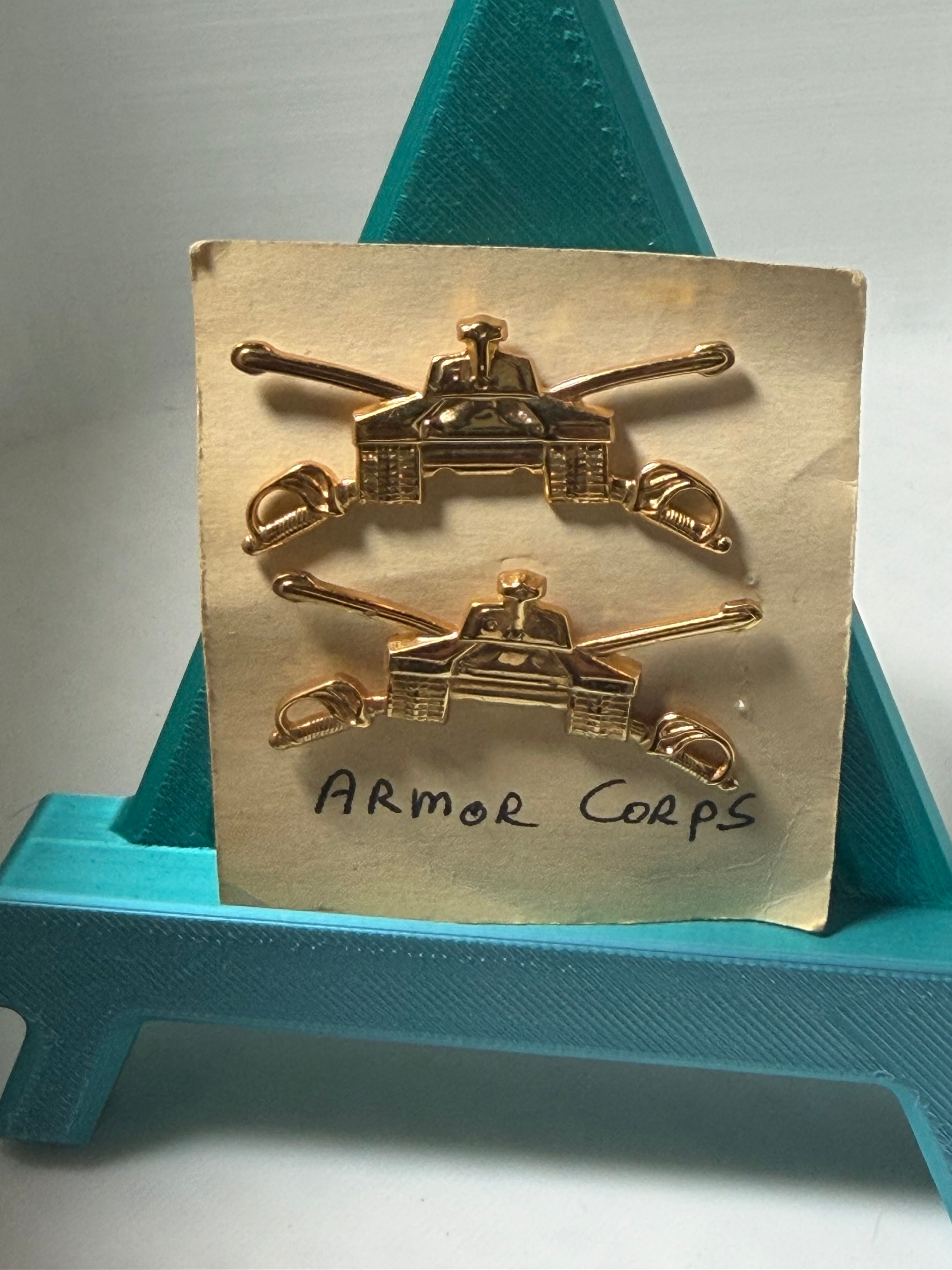 Armor Branch Insignia - Officer - unbranded
