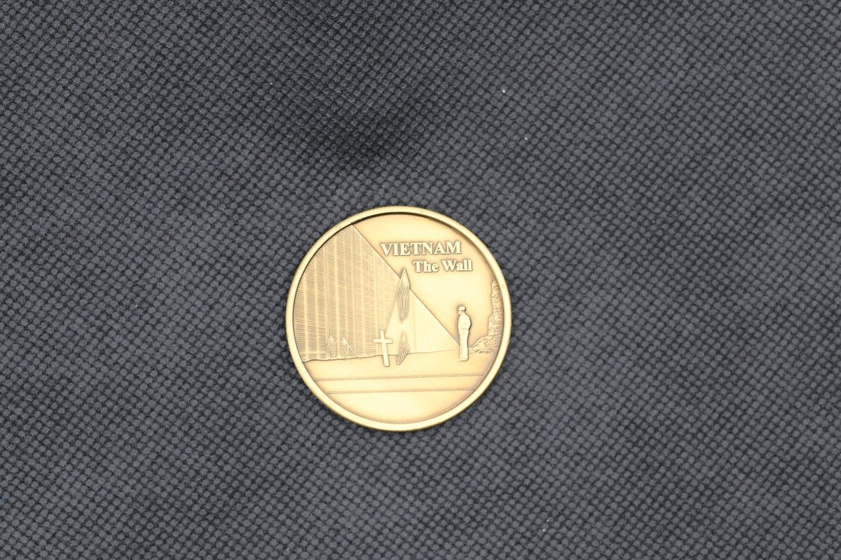 Vietnam Veterans Memorial "The Wall" Commemorative Challenge Coin