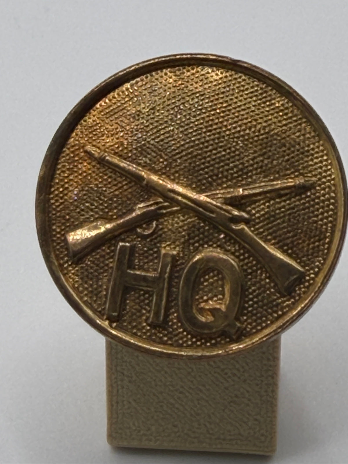 U.S. Army Infantry Collar Disk – Crossed Rifles with “H C” Designation (WWII–Post‑War Era)